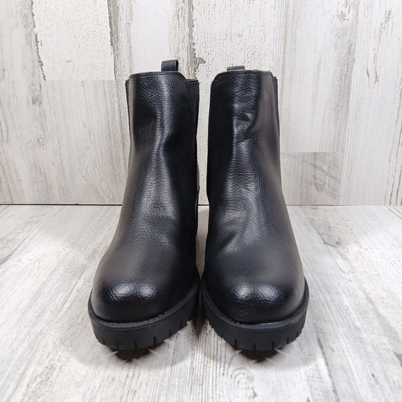 NEW MIA Jody Ribbed Round Toe Block Heel Chelsea Ankle Boots #542 - Picture 4 of 11